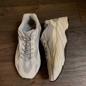 Yeezy 700 Static’s v2